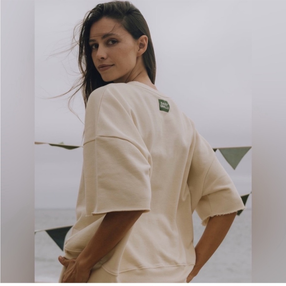 Daily Drills !!! Cropped Sleeve Crew Neck Top in Sand - M/L - Picture 2 of 7